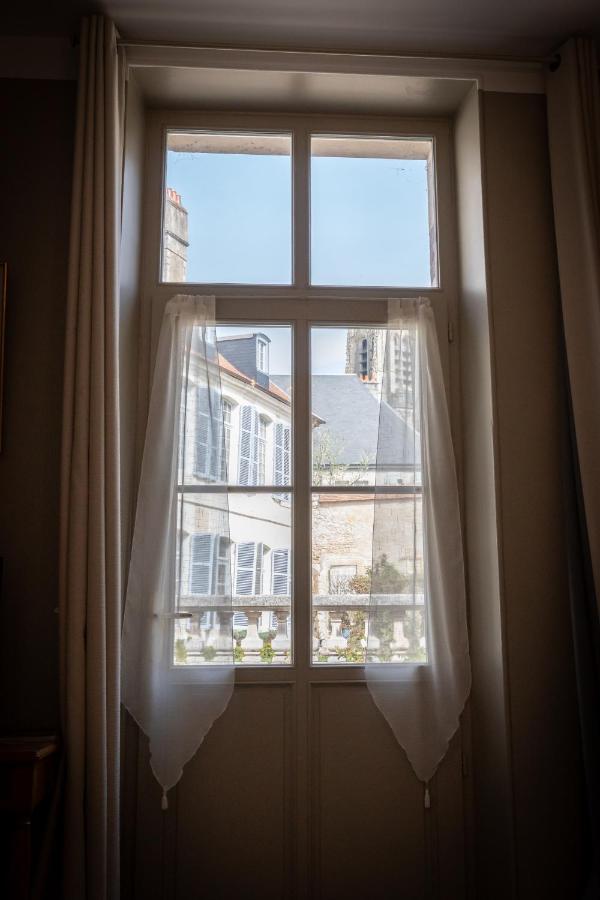 L'Hotel De Panette, Entree Sainte Chapelle - Cathedrale ブールジュ エクステリア 写真